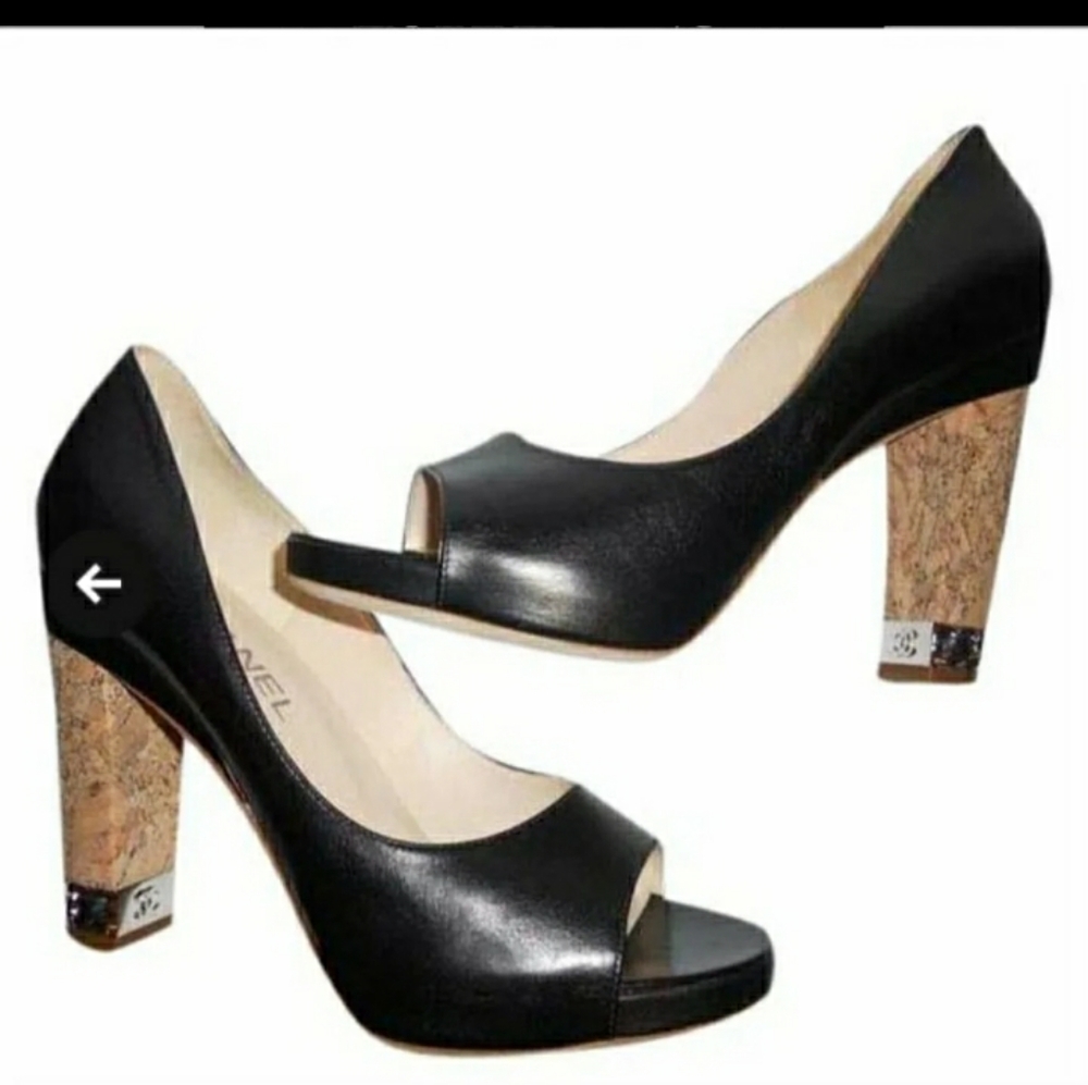 NIB Sz.40 Chanel Black Leather Open Toe Corked Hee